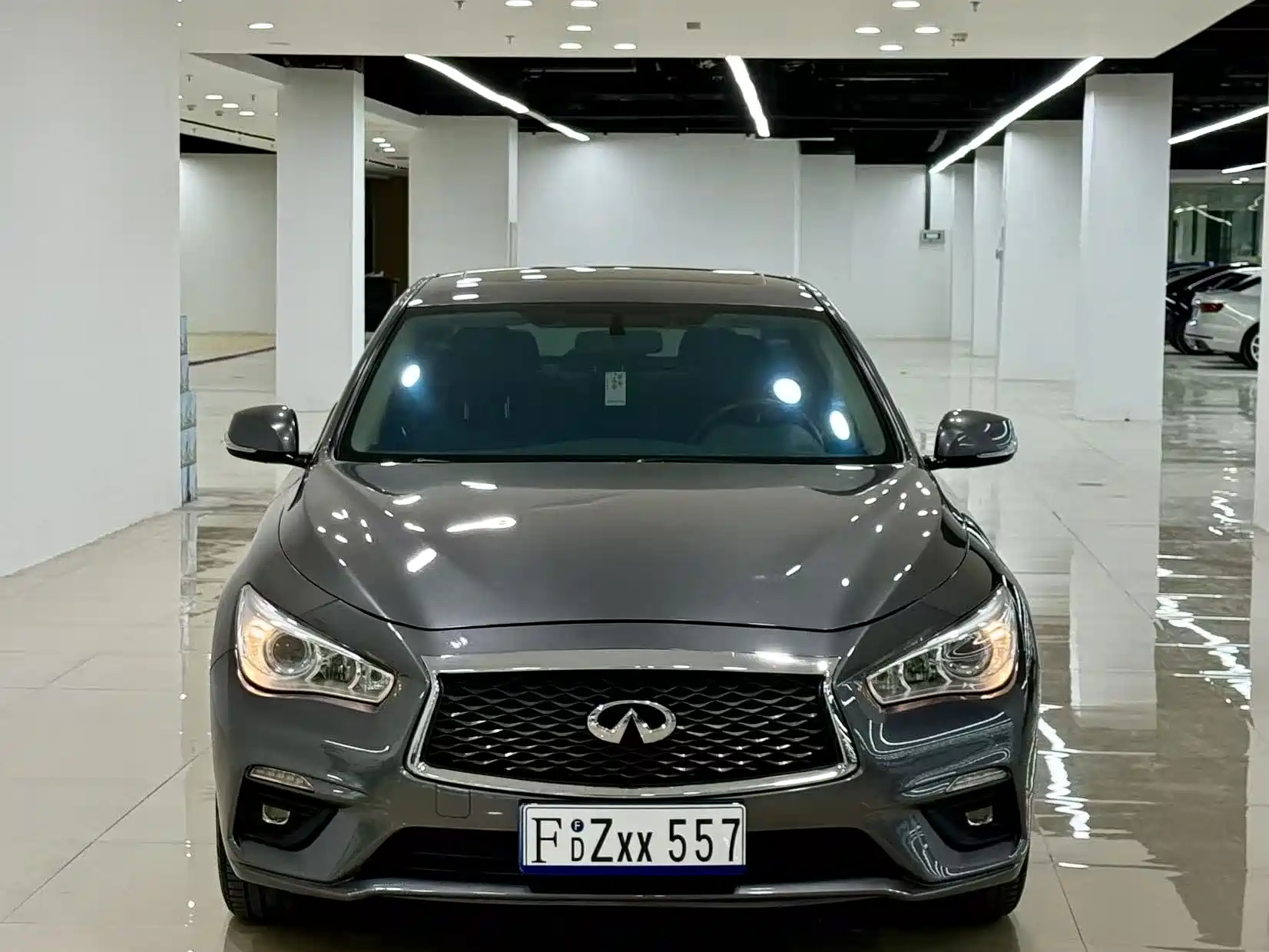 Фото 2 - Infiniti Q50L