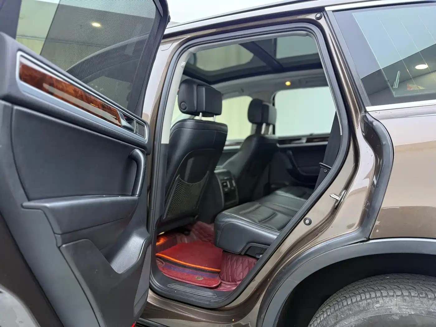 Volkswagen Touareg 2011 3.0TDI Diesel Comfort фото 6