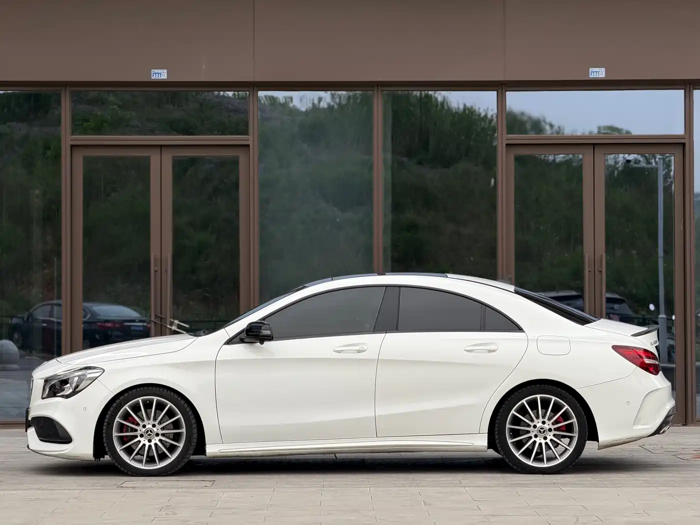 Mercedes-Benz CLA (Import) 2018 CLA 220 4MATIC фото 4