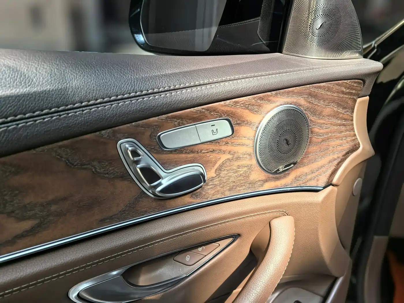Mercedes-Benz E-Class 2023 Facelift E 260 L фото 15