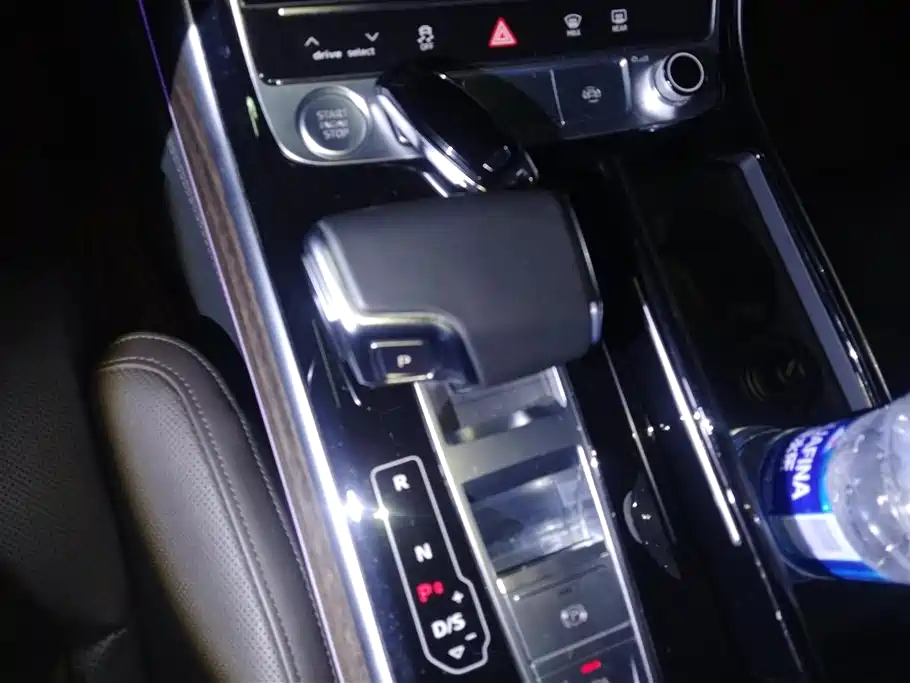 Audi A8 2019 Facelift Plus A8L 55 TFSI quattro Luxury фото 16