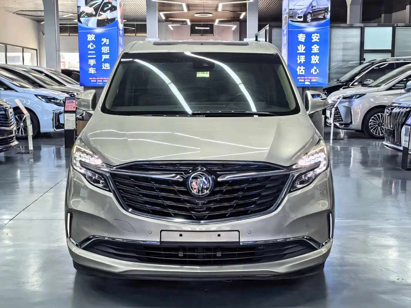 Buick GL8 2021 ES Landlord 653T Premium фото 3
