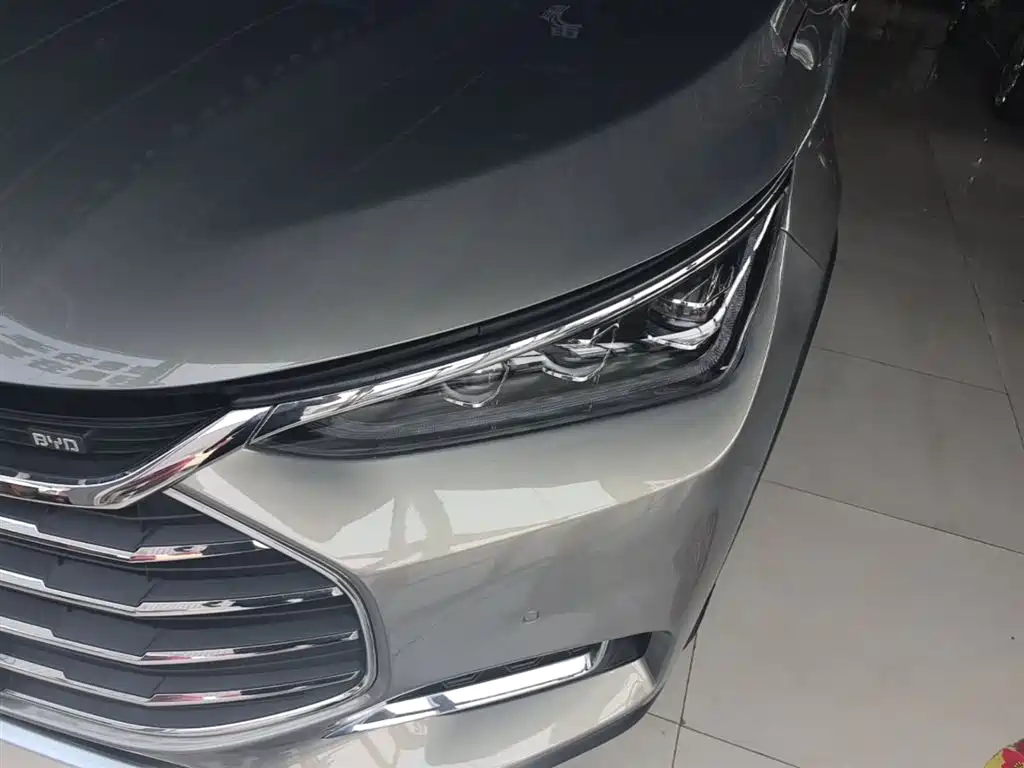 BYD Tang 2018 2.0T Automatic Smart Connection Delight Edition 7-Seater China V фото 24