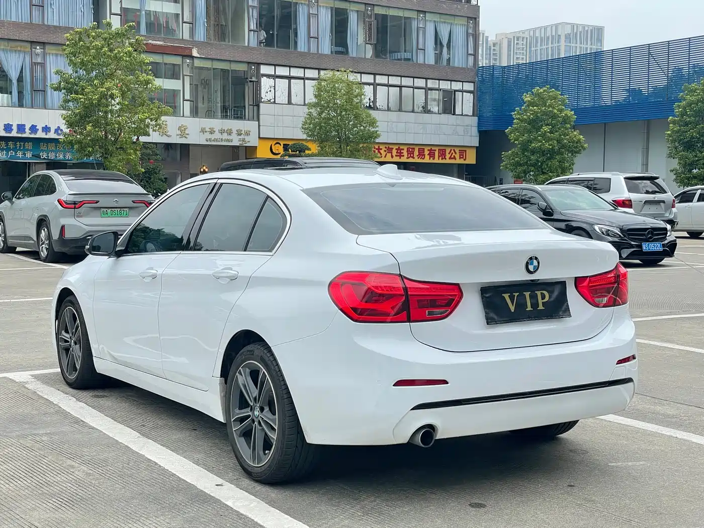 BMW 1 Series 2018 118i Sport Edition фото 34