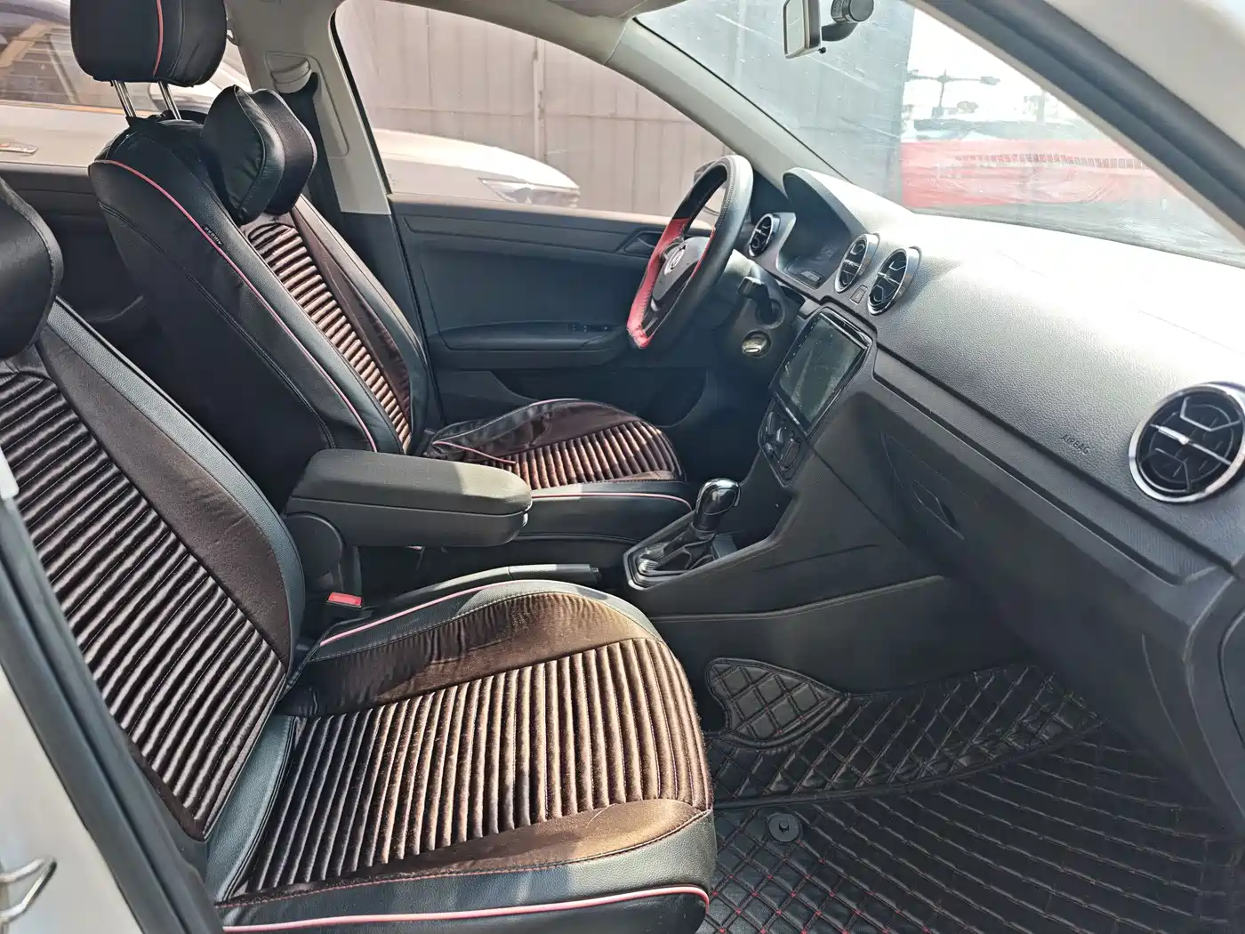 Volkswagen Jetta 2019 Dream Edition 1.5L Auto Fashion фото 10