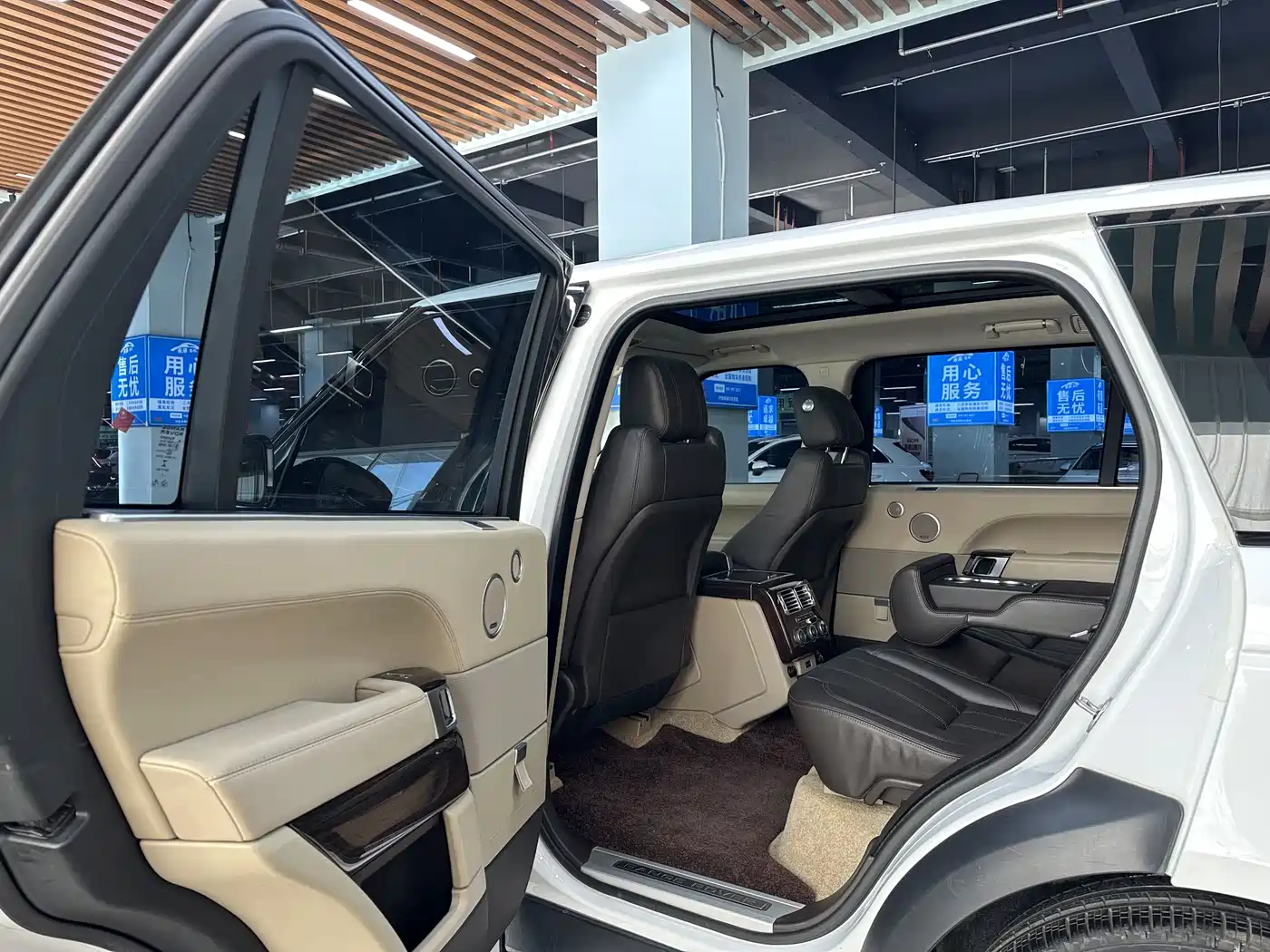 Land Rover Range Rover 2017 3.0 SC V6 Vogue LWB (Long Wheelbase) фото 9