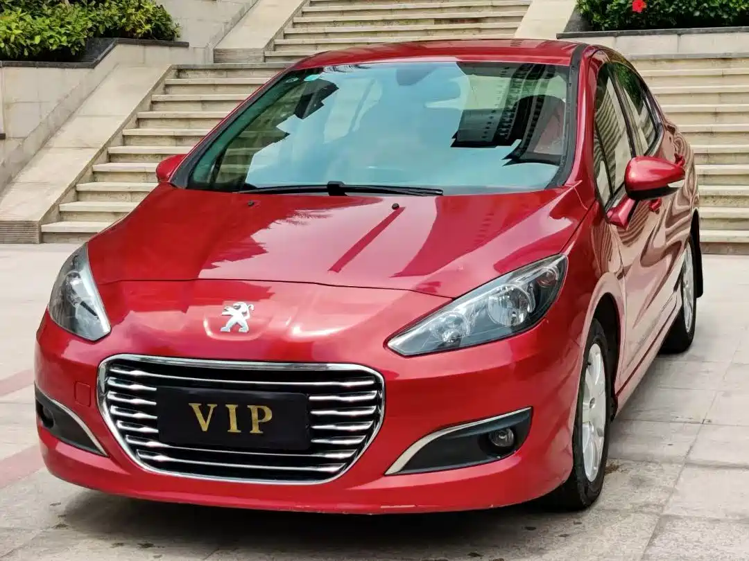 Peugeot 308 2014 Model Joy Edition Classic 1.6L Automatic Superior Style фото 2