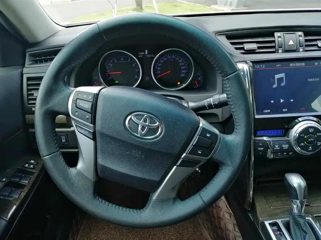 Toyota Reiz 2013 2.5V Premium Edition фото 9