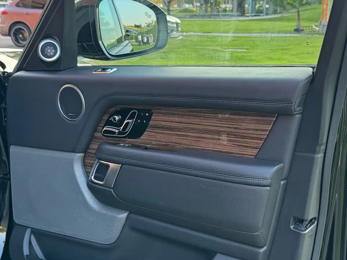 Фото 21 - Land Rover Range Rover