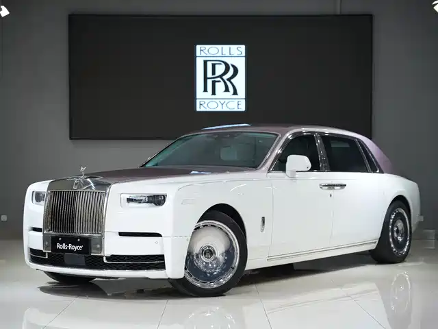 ROLLS-ROYCE PHANTOM