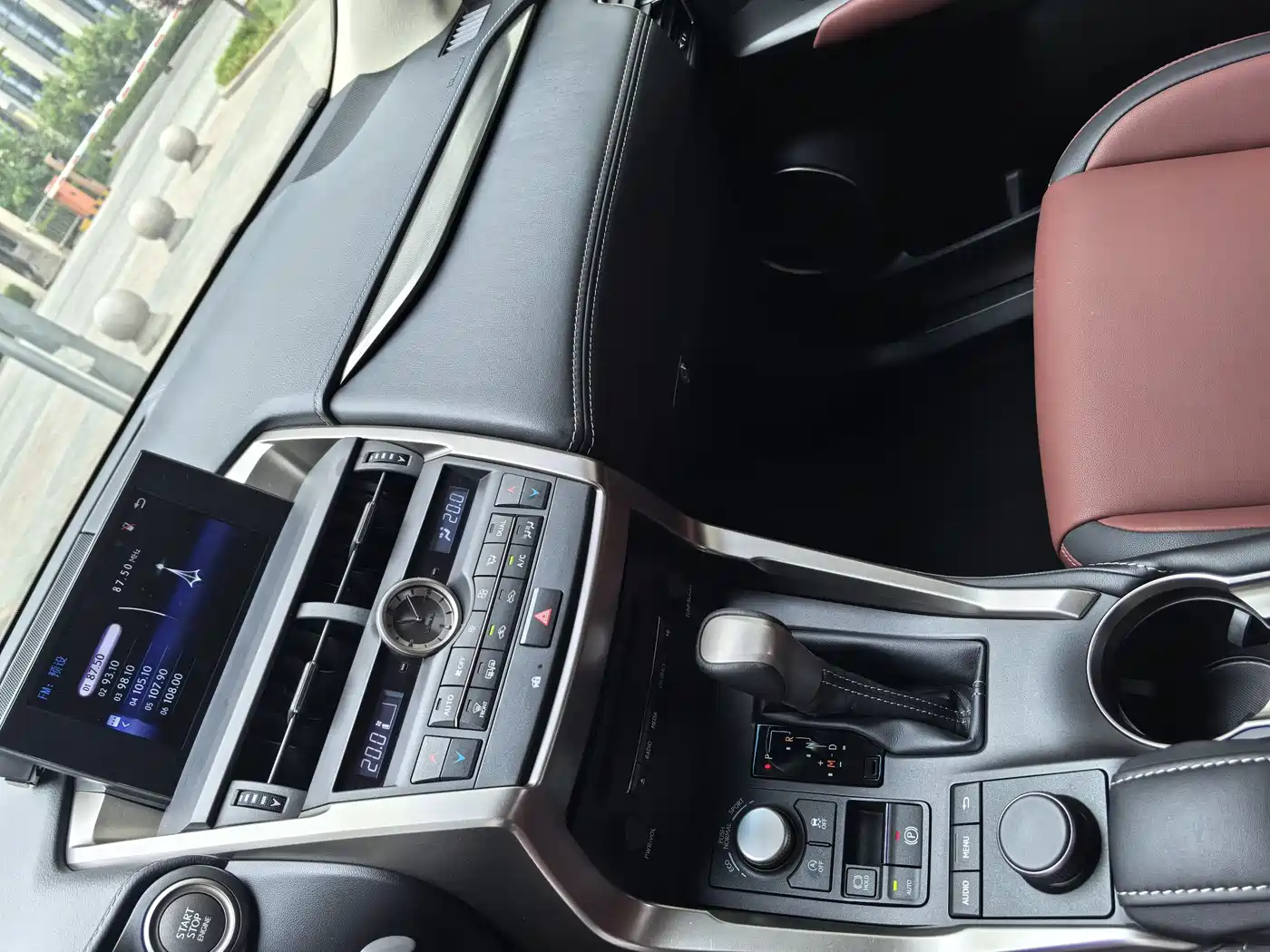 Lexus NX 2015 200t AWD F Sport фото 18