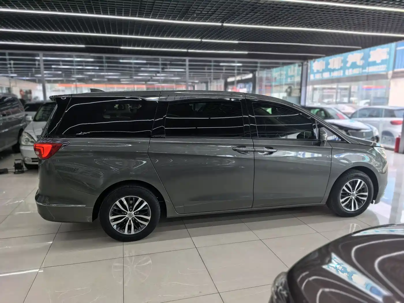 Buick GL8 2018 ES 28T Luxury Type China VI фото 6