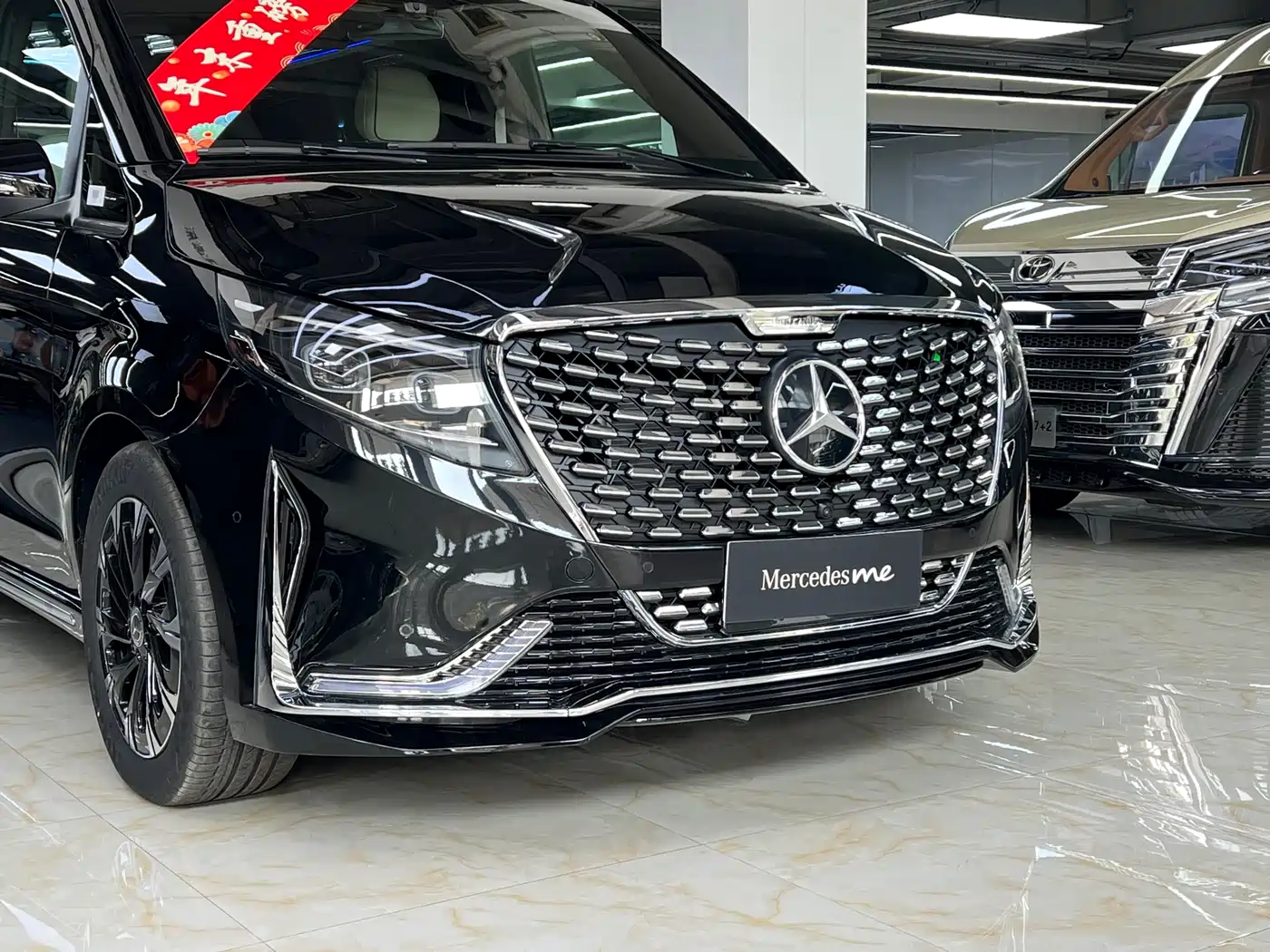 Mercedes-Benz V-Class 2024 V 300 L Long Wheelbase Luxury Edition фото 15