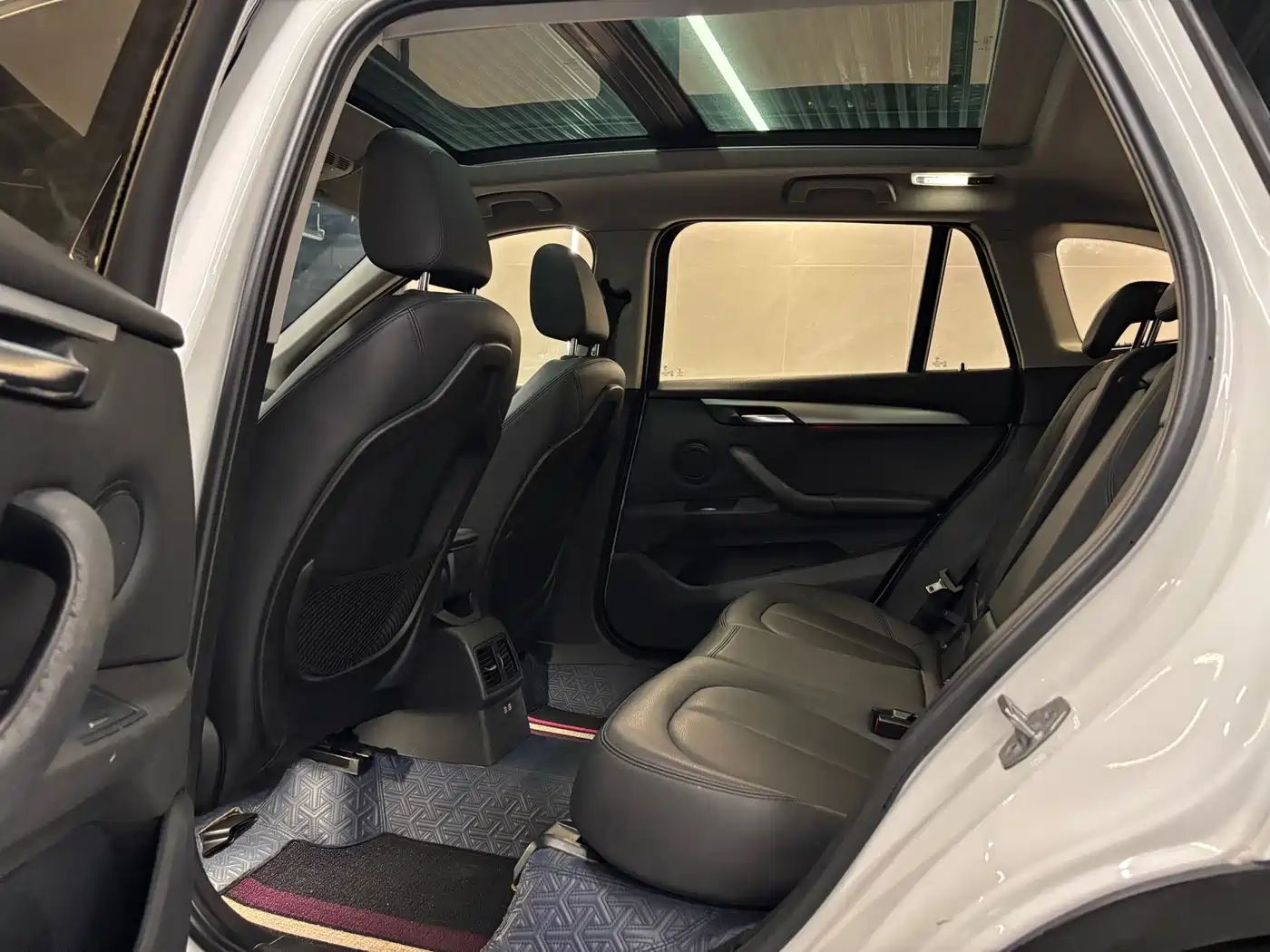 BMW X1 2019 sDrive20Li Leading Model фото 9