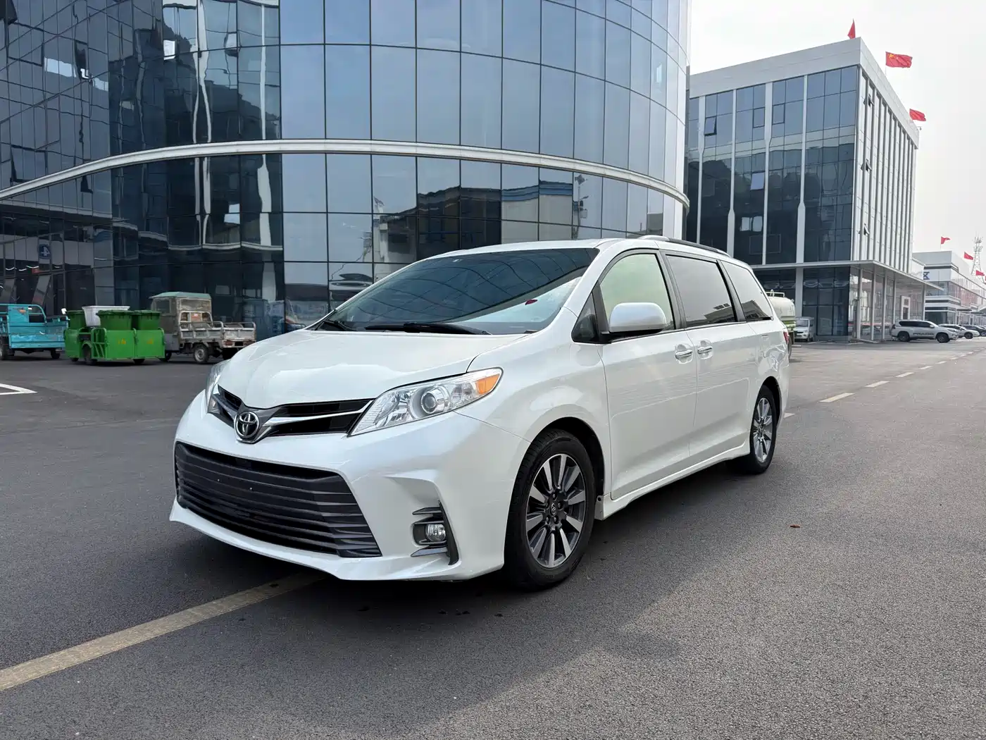 Toyota Sienna 2015 3.5L 2WD L фото 2