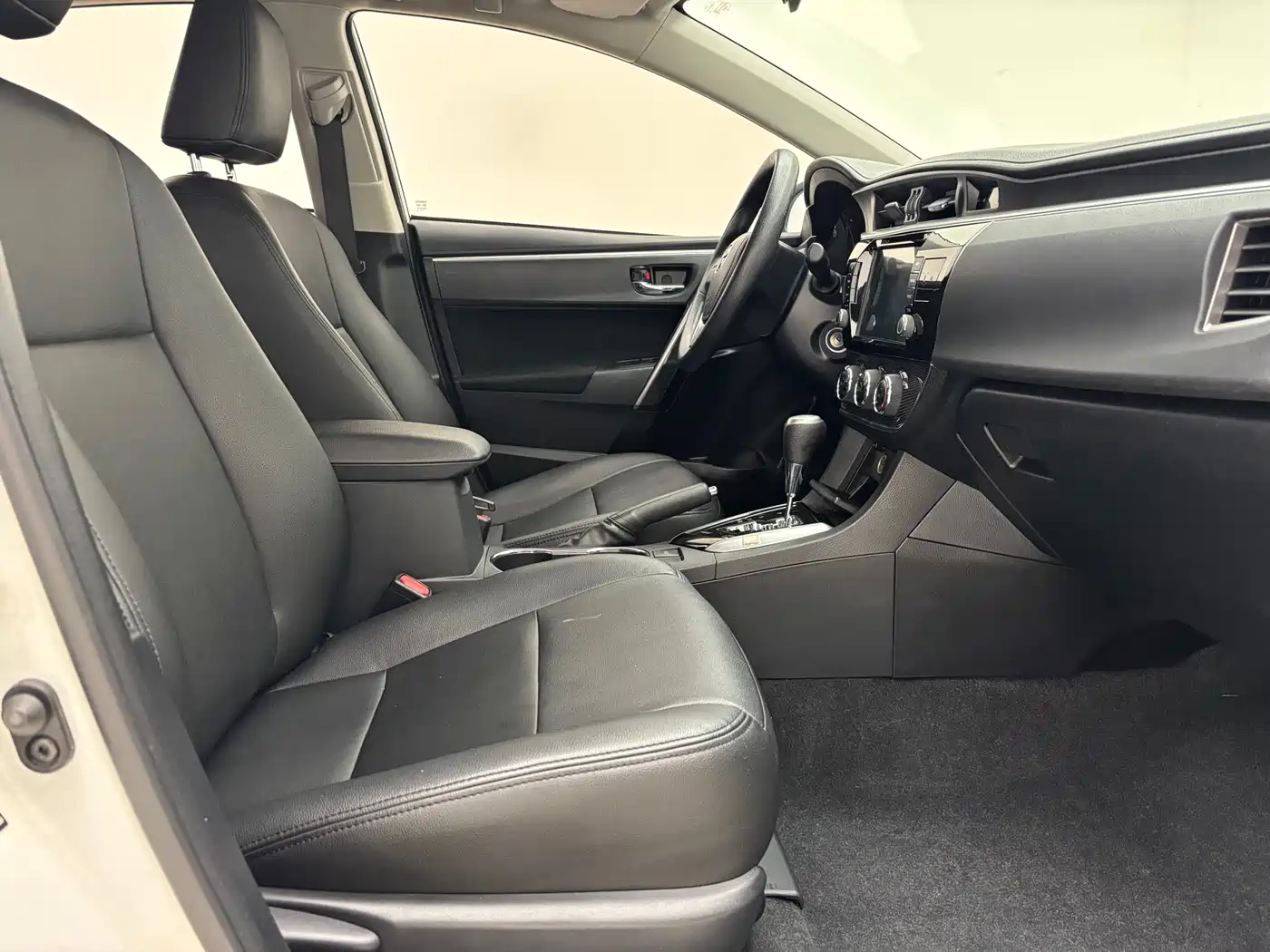 Toyota Corolla 2017 1.2T CVT GL фото 10