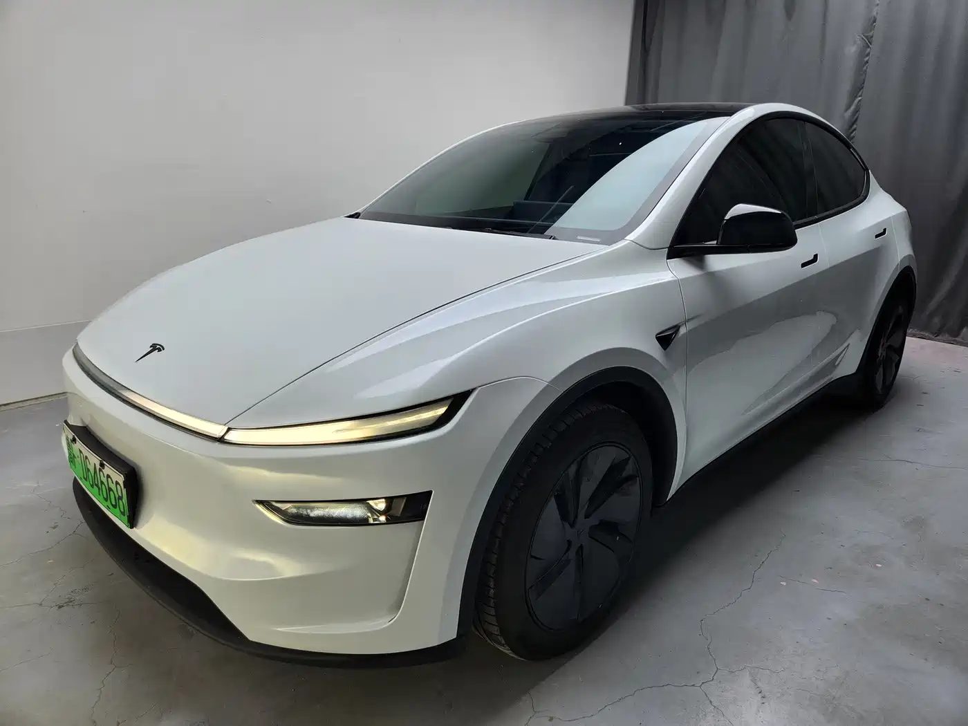 Фото 1 - Tesla Model Y