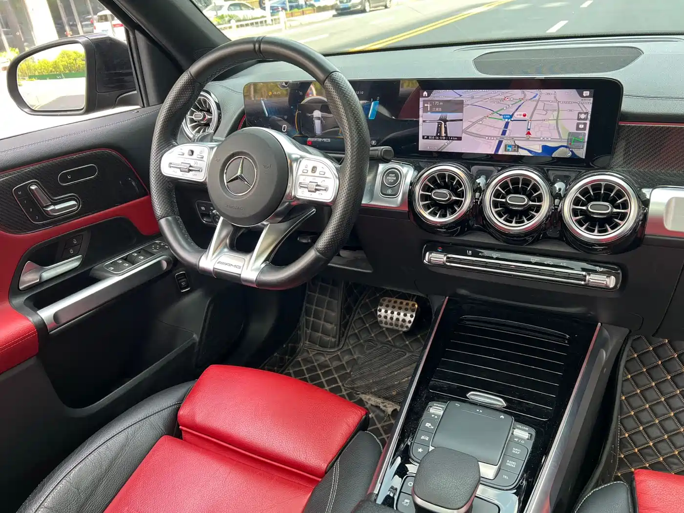 MERCEDES-BENZ GLB AMG