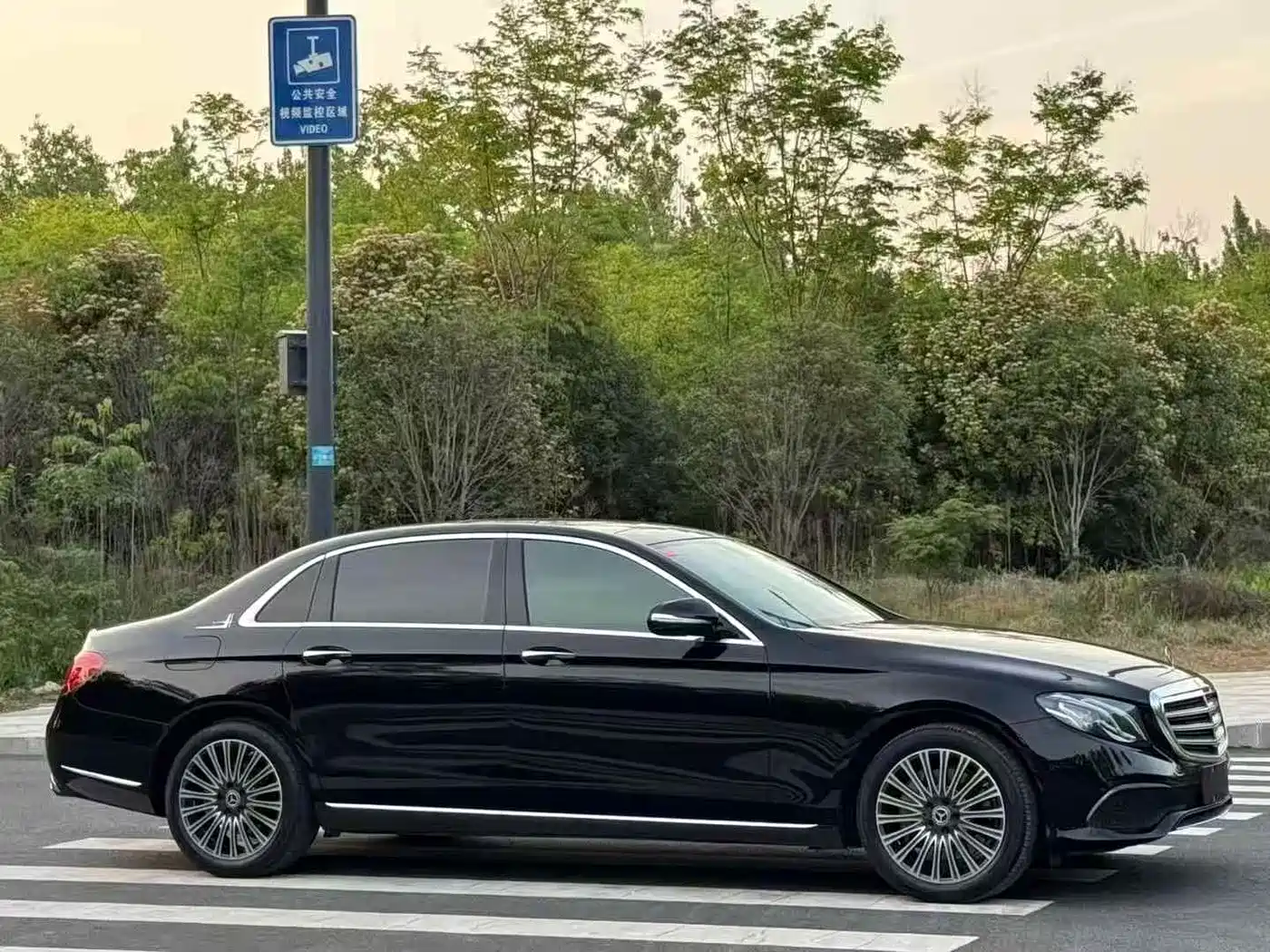Mercedes-Benz E-Class 2020 E 300 L Fashion фото 3
