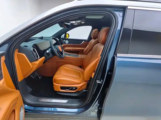 AITO Wenjie AITO M9 2024 Extended Range Ultra 42kWh 6-Seater фото 8