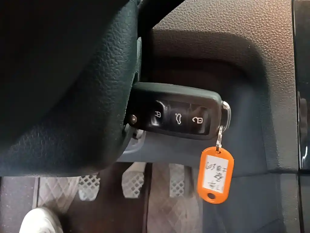 Volkswagen Santana 2016 1.6L Manual Trend Edition фото 9