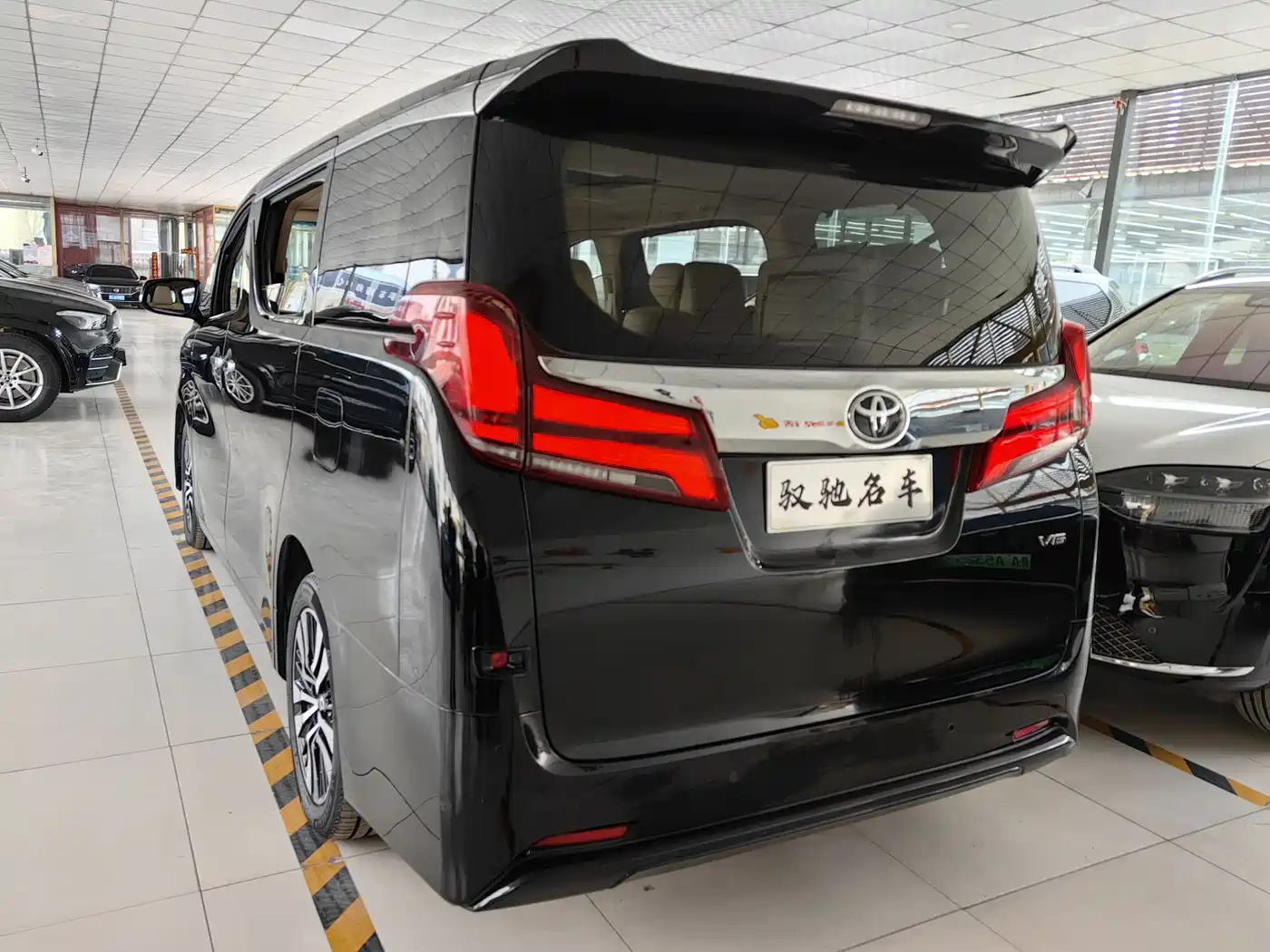 Toyota Alphard 2018 Facelift 3.5L Luxury Edition фото 17