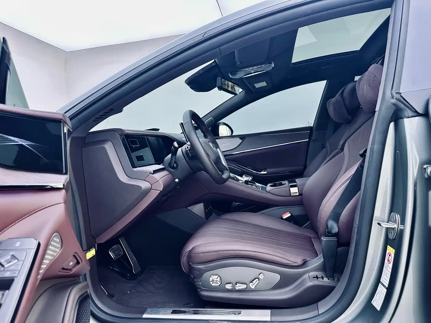 Denza Z9GT 2024 Model 1100 AWD Pro Edition фото 4