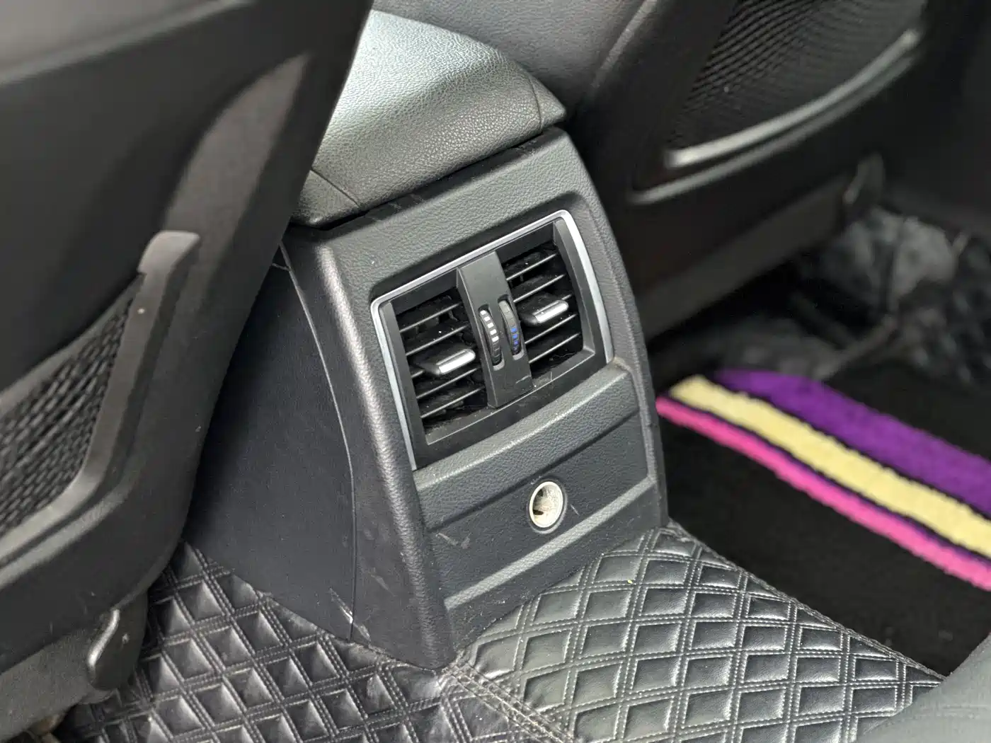 BMW 3 Series 2018 318Li фото 8