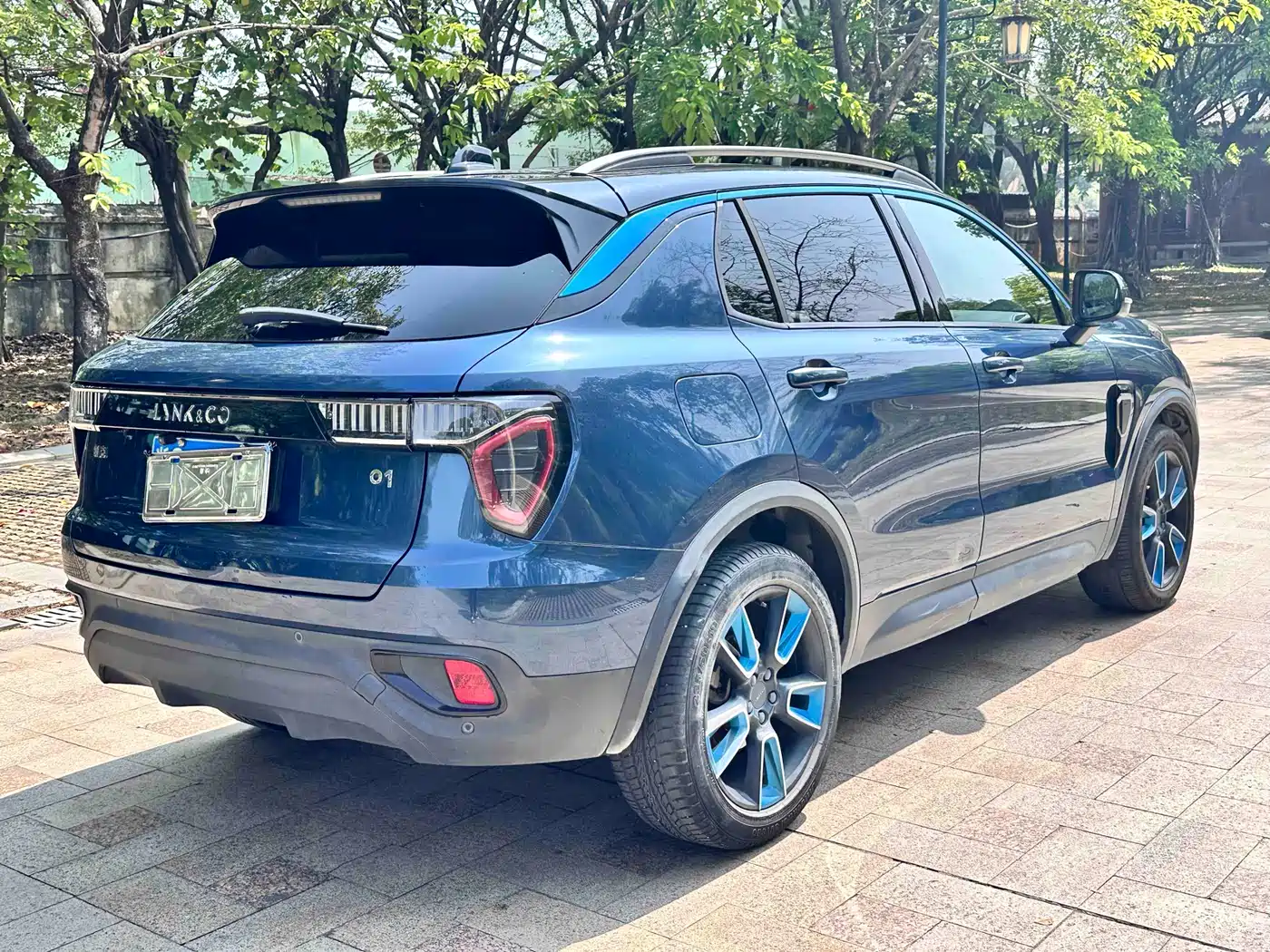 Lynk & Co 01 2018 2.0T 2WD Type+ Edition фото 9
