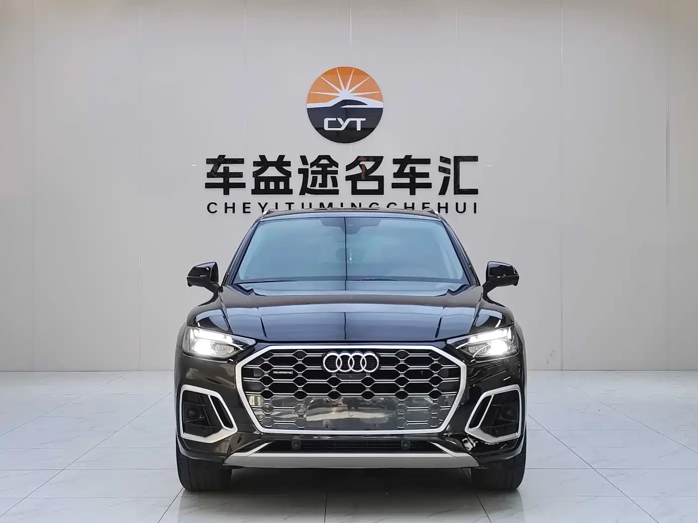 Audi Q5L 2022 40T Luxury Dynamic фото 2