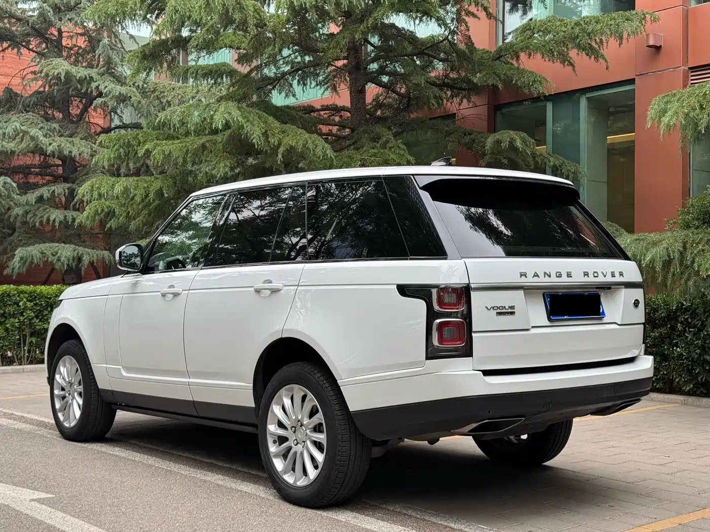 Land Rover Range Rover 2019 3.0 SCV6 Heritage Edition фото 5