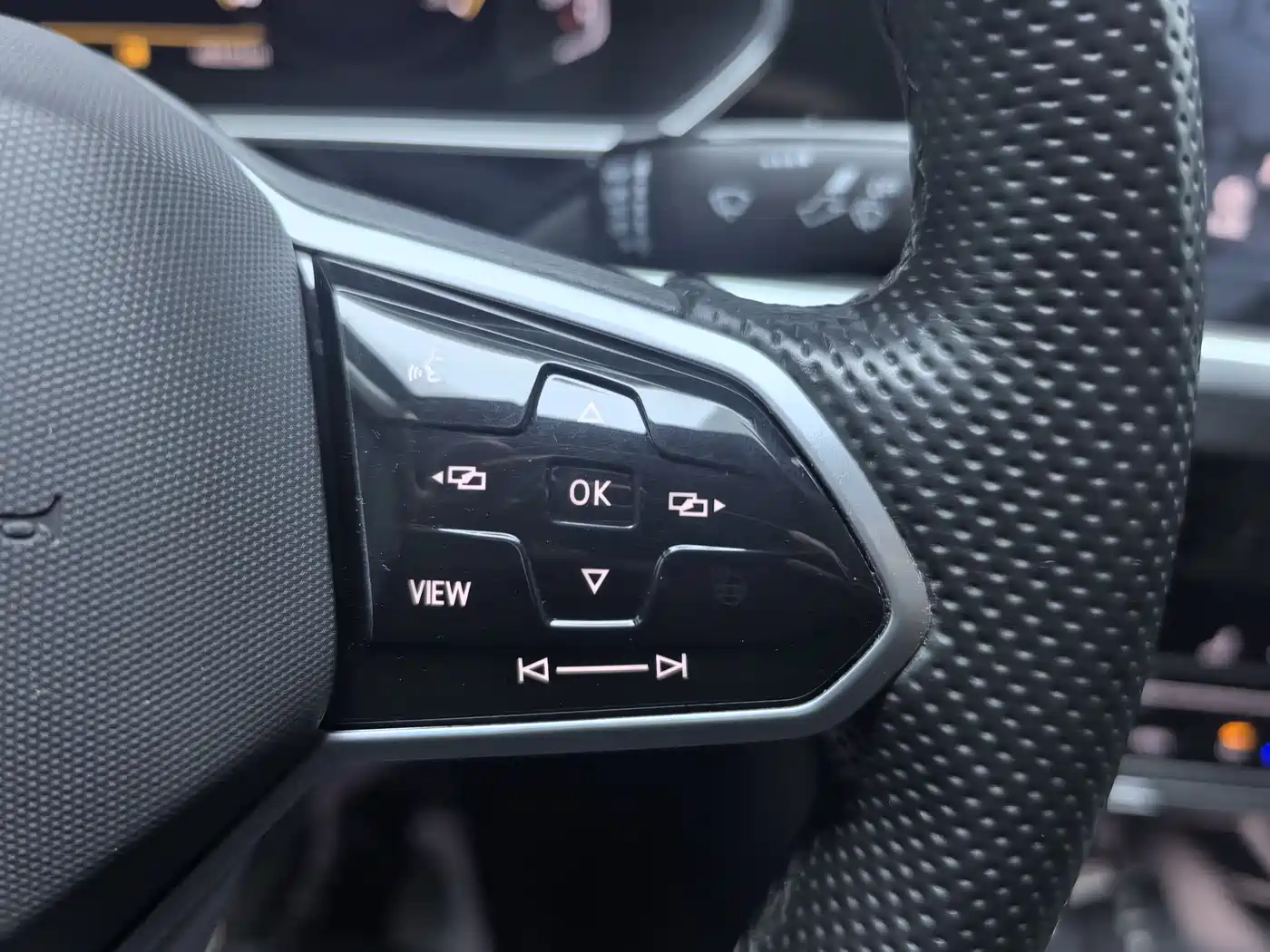 Volkswagen Passat 2023 280TSI Starlight Elite Edition фото 6