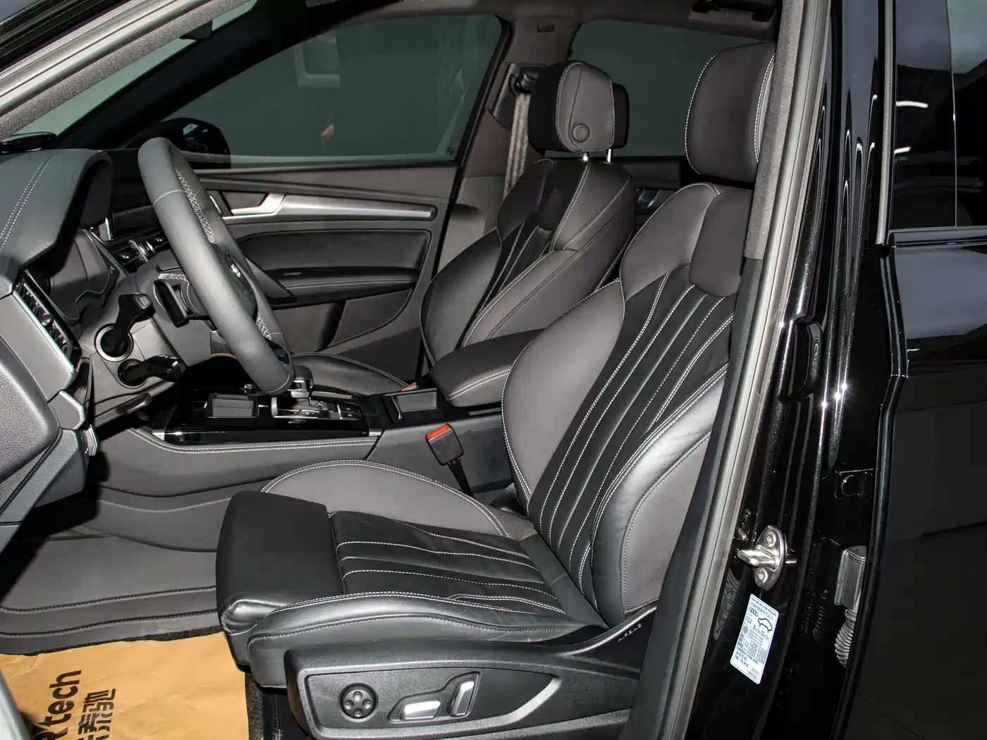 Audi Q5L 2024 Model 40 TFSI Luxury Dynamic фото 4