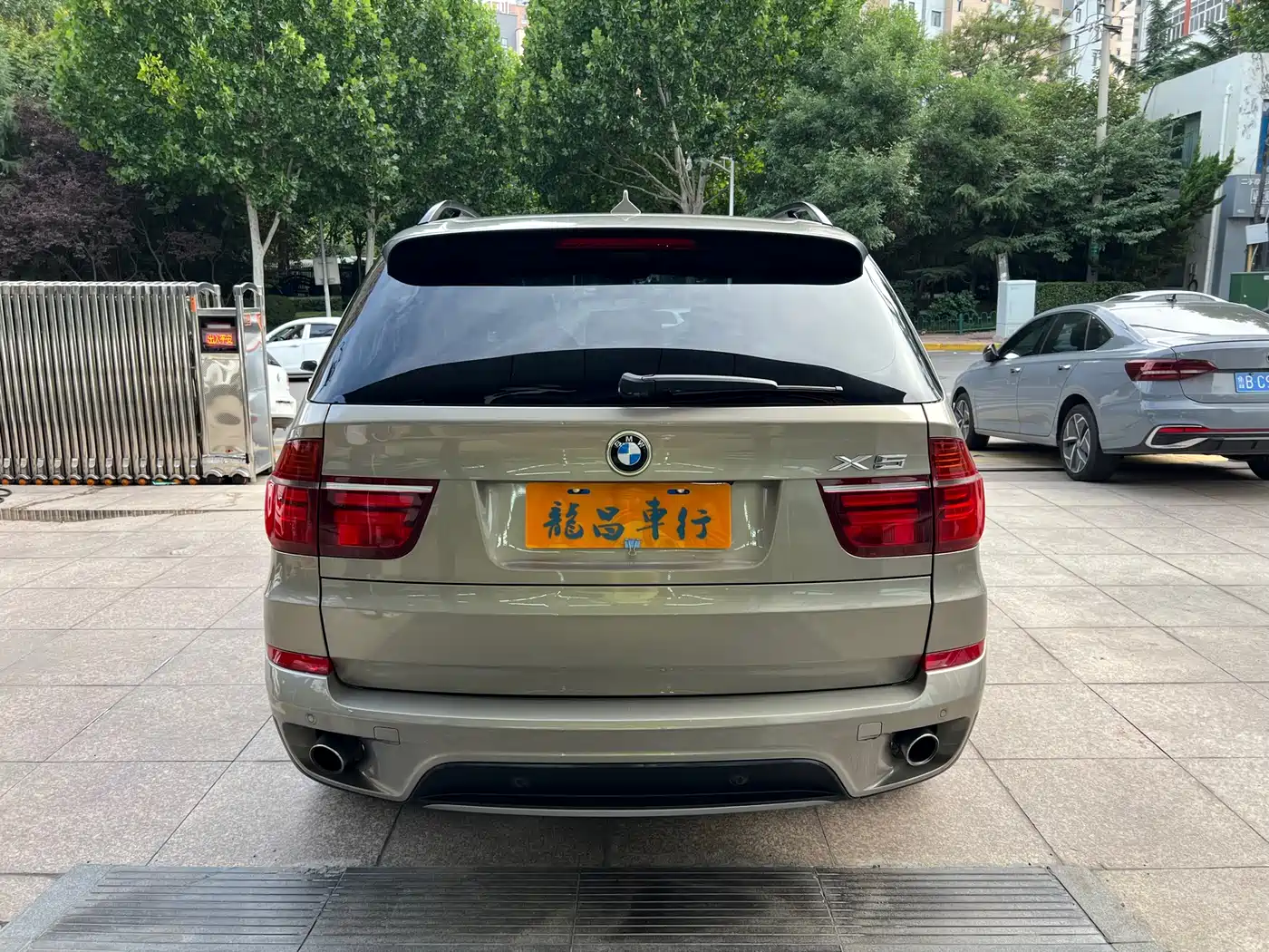 BMW X5 (Import) 2011 xDrive35i Leading Edition фото 5