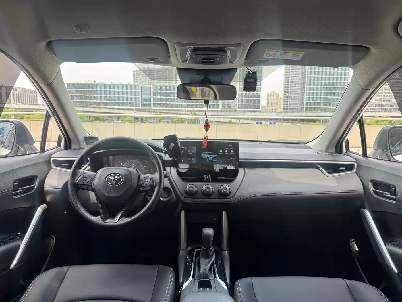 Toyota Corolla Cross 2024 Model 2.0L Pioneer Edition фото 15