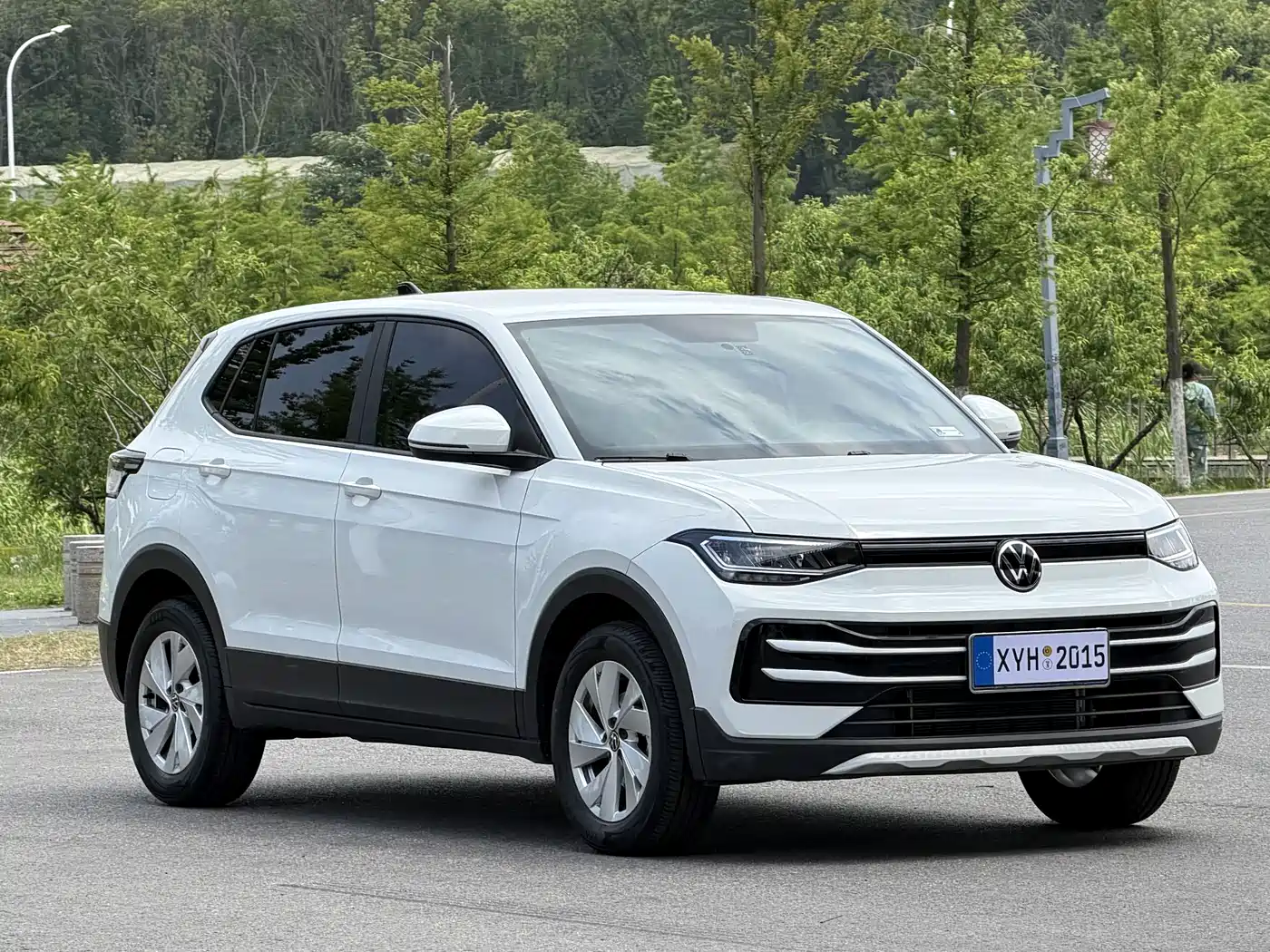 Volkswagen Tharu 2025 Model Rising Star 1.5L Advance Edition фото 3