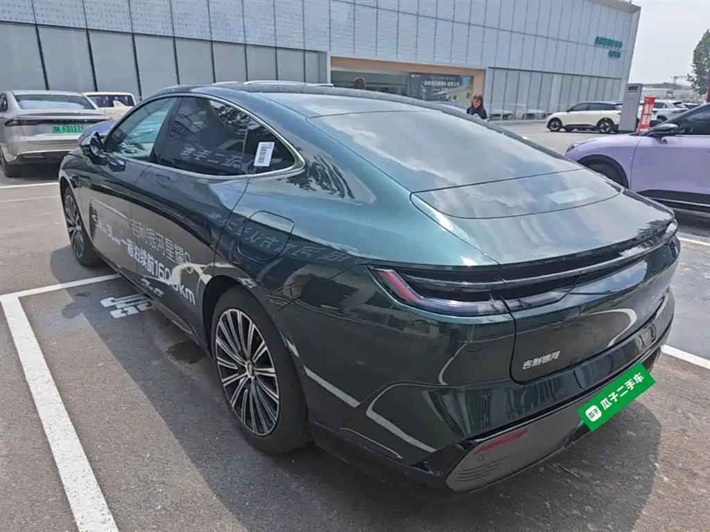 Geely Galaxy Galaxy Xingyao 8 2025 130km EM-P Starship Edition фото 5