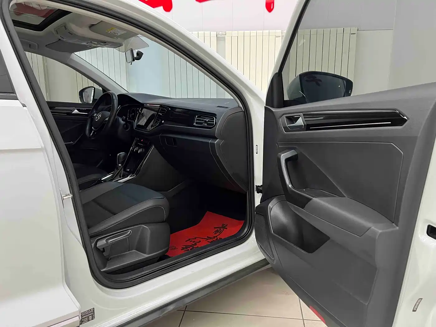 Volkswagen T-ROC 2021 280TSI DSG 2WD Comfort Smart Connect Edition фото 22