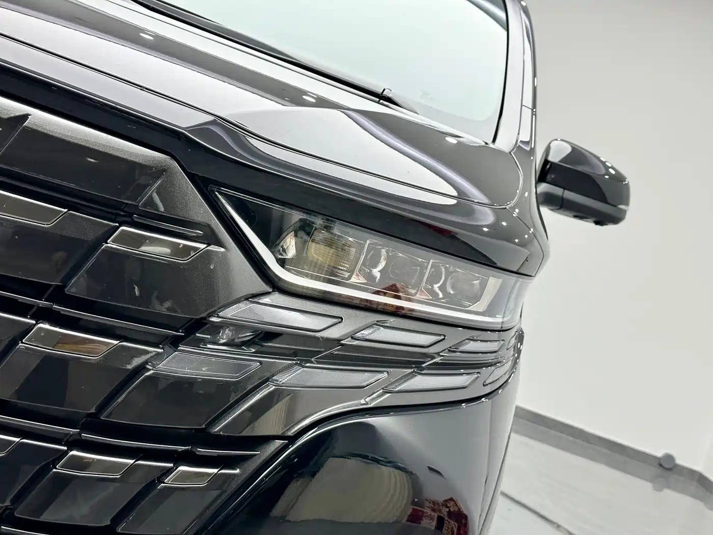 Toyota Alphard 2024 Hybrid 2.5L Prestige Edition фото 24