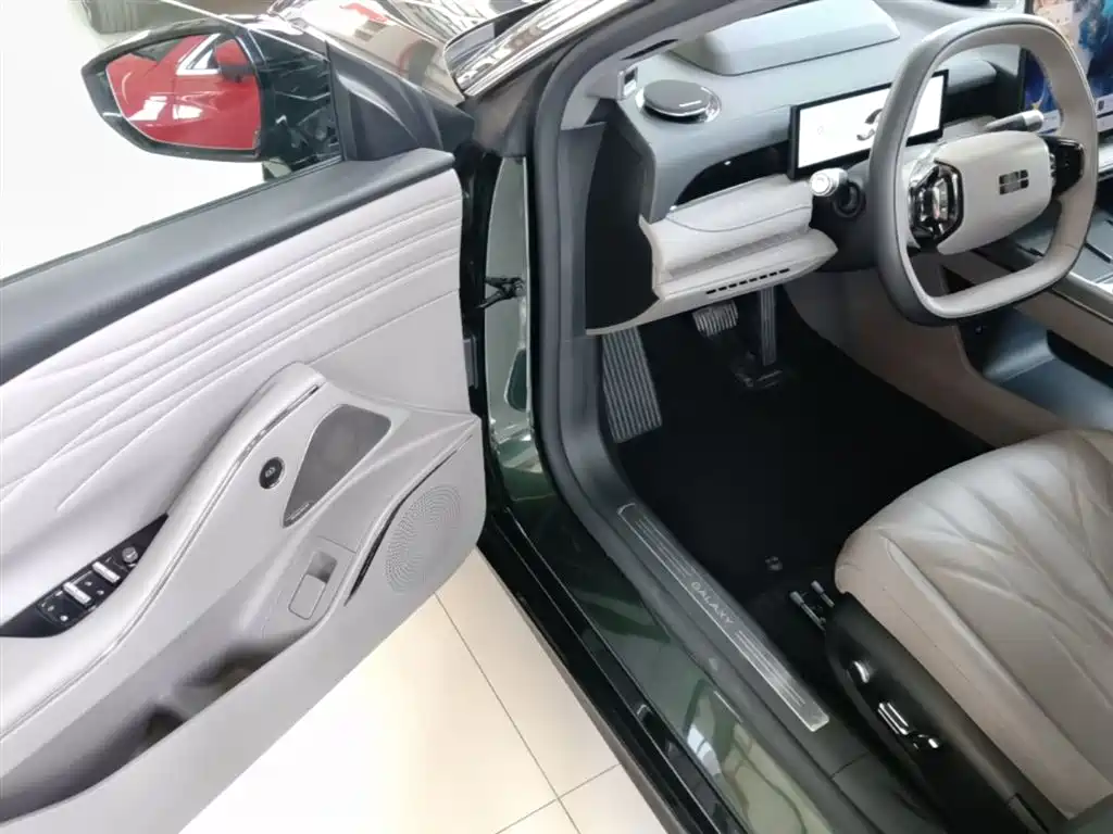 Geely Galaxy Galaxy Xingyao 8 2025 130km EM-P Starship Edition фото 16