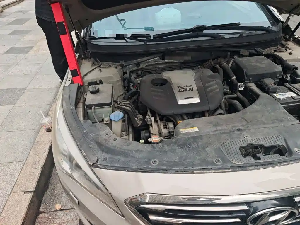 Photo 21 - Hyundai Sonata