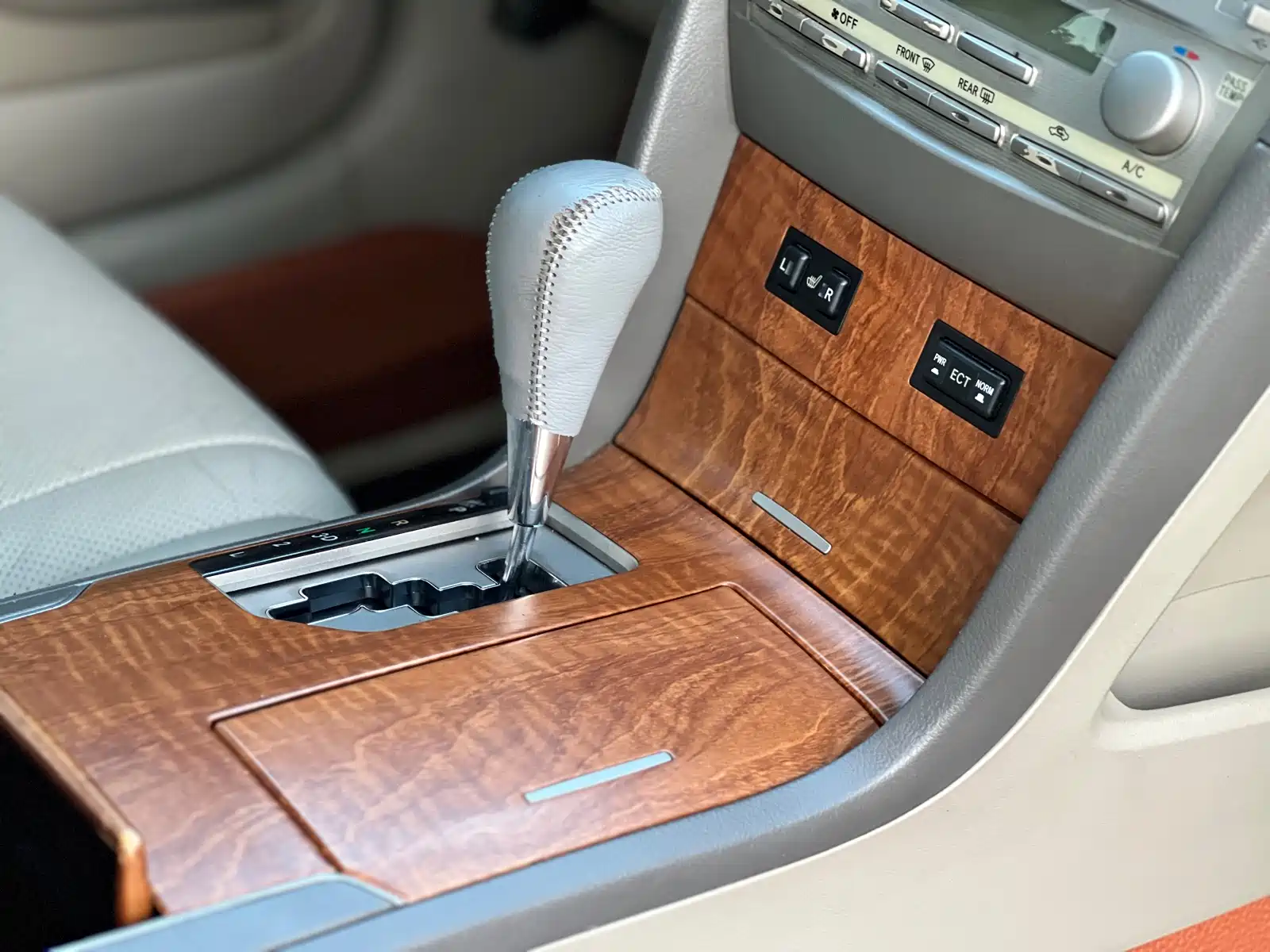 Photo 14 - Toyota Camry