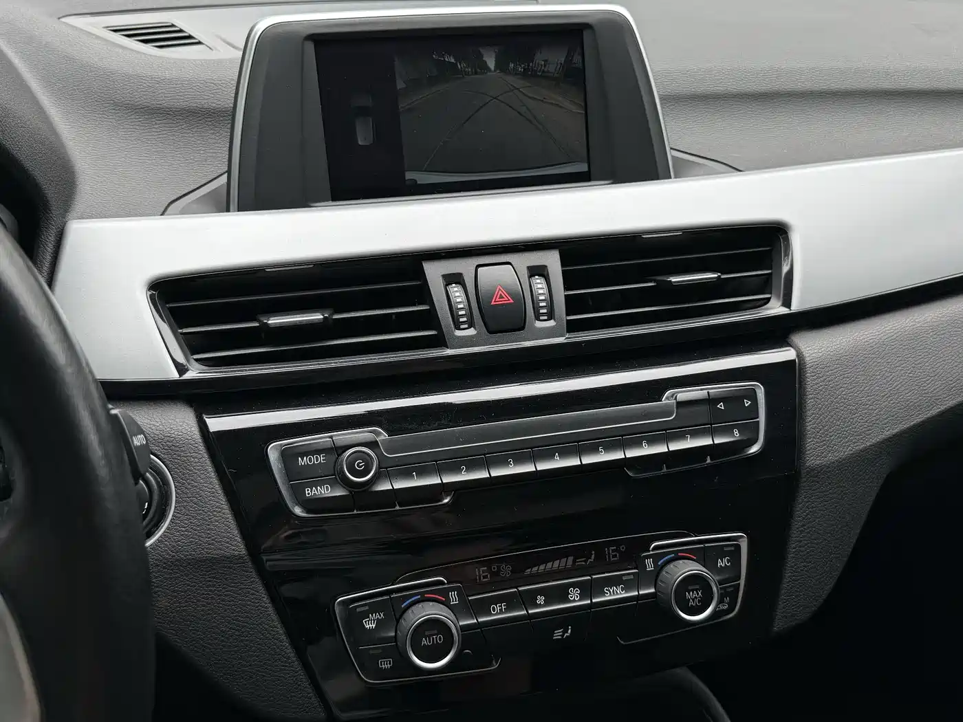 BMW X1 2018 sDrive20Li Leading Model фото 12