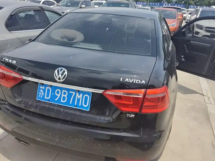 Volkswagen Lavida 2013 1.4TSI DSG Comfort Edition фото 3