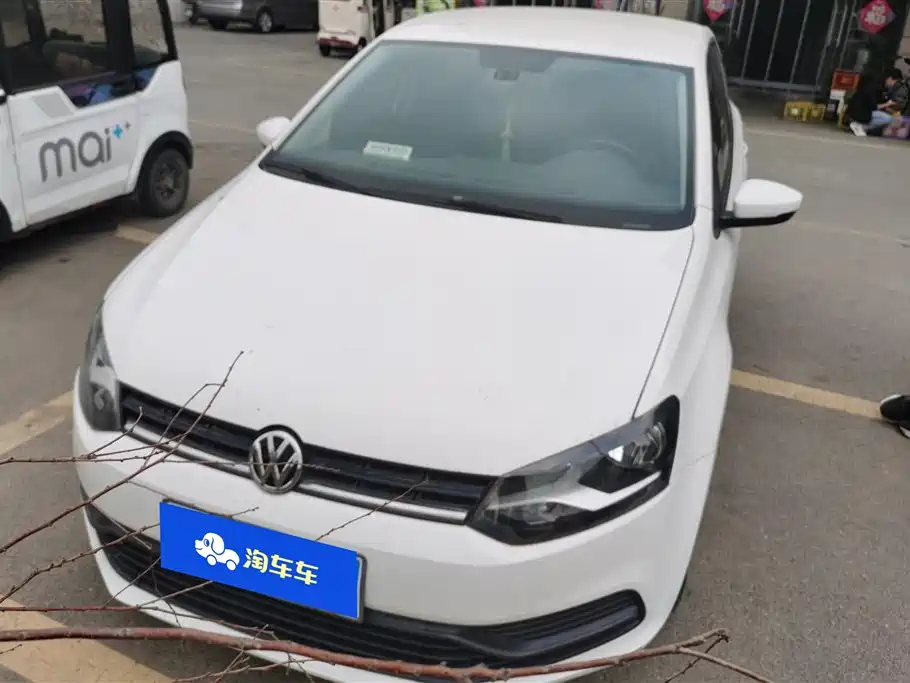 Volkswagen Polo 2014 1.4L Manual Comfort Edition фото 2
