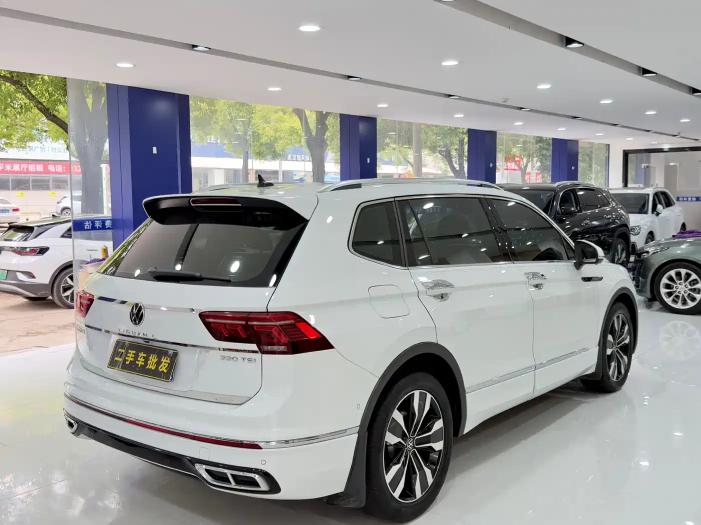 Volkswagen Tiguan L 2022 330TSI Auto 2WD R-Line Premium Edition фото 7