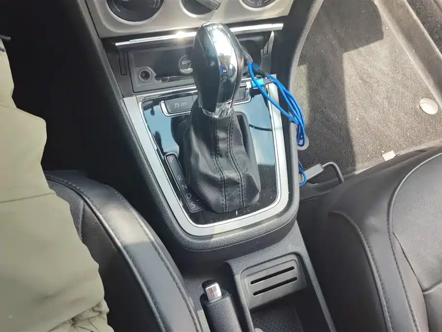 Volkswagen Lavida 2013 1.4TSI DSG Comfort Edition фото 16