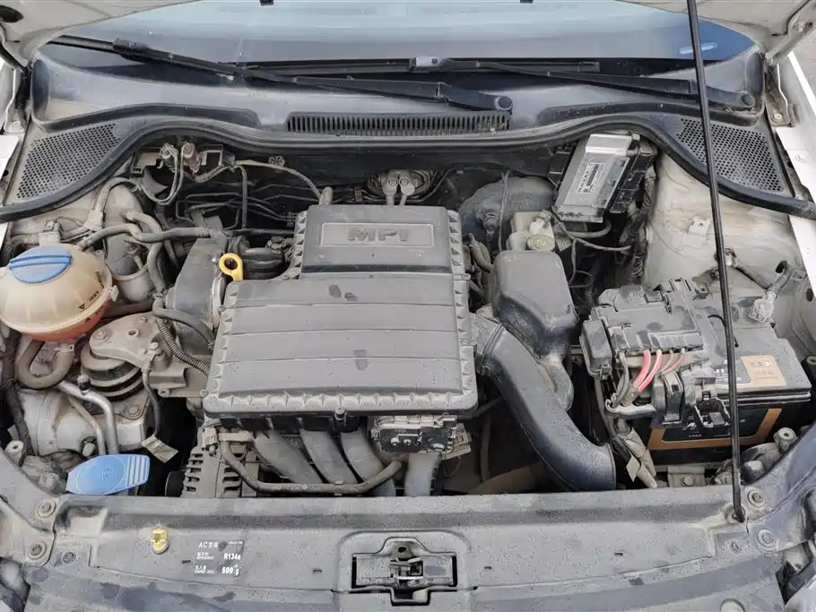 Volkswagen Polo 2014 1.4L Manual Comfort Edition фото 10