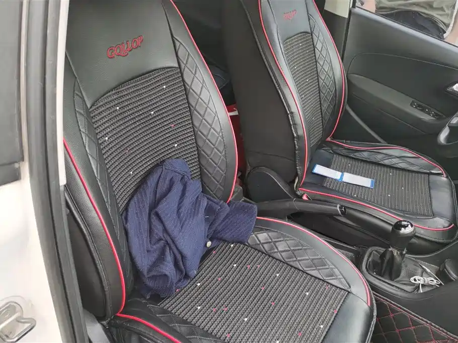 Volkswagen Polo 2014 1.4L Manual Comfort Edition фото 8