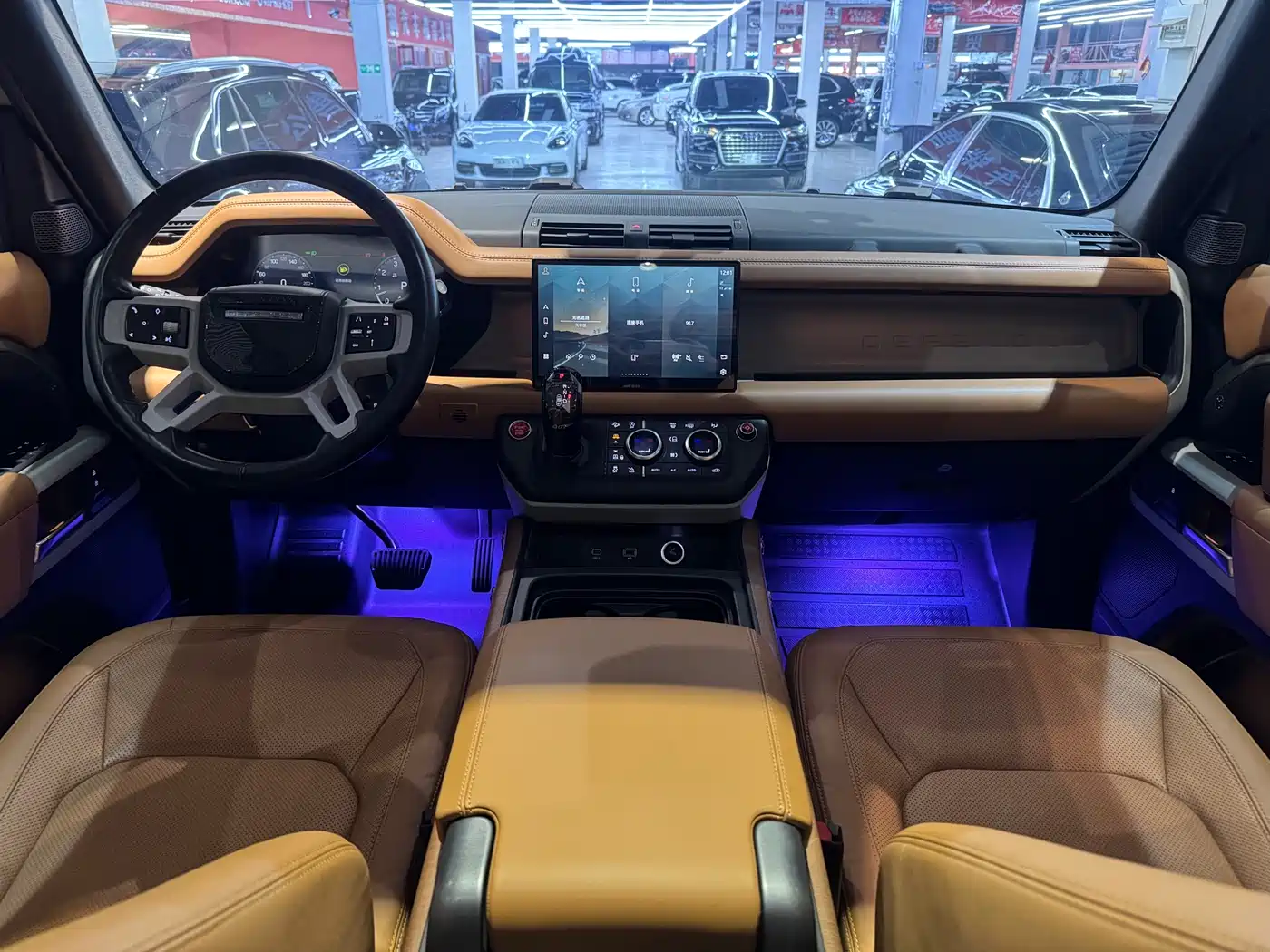 Land Rover Defender 2023 Model 110 3.0T P400 Dark Special Edition фото 5